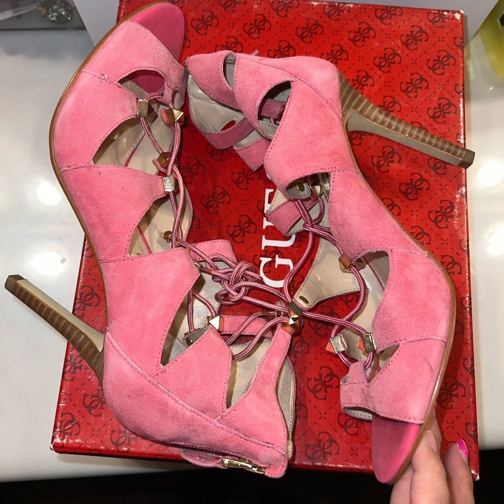 Guess women’s pink shoes size 6.5